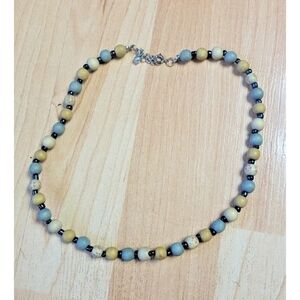 Vintage 90s wood bead necklace